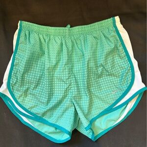 Nike tempo running short size M teal